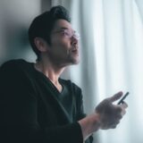 【要注意】増加する高齢者層の恋愛ストーカー問題について