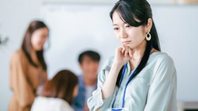 夫の単身赴任で浮気の兆候を感じたら、浮気の証拠を押さえておくメリット